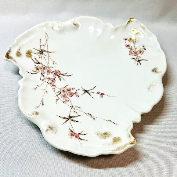 Elegant Antique Gold Trim Pink Floral Embossed Vanity Tray Early 20th Century 8" - Picture 1 of 9